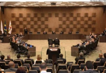 Tribunal afasta juiz que bebeu vinho e fumou durante sessão de julgamento #Acesse Política