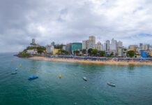 Instalação de boias para delimitação de área exclusiva para banhistas no Porto da Barra é concluída – Prefeitura Municipal de Salvador Instalação de boias para delimitação de área exclusiva para banhistas no Porto da Barra é concluída – Prefeitura Municipal de Salvador