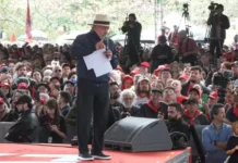 Lula faz campanha em SC, estado onde Bolsonaro teve 69% dos votos em 2022, e prega fim das bets #Acesse Política