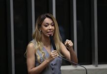 Mendonça recua e libera publicação de Erika Hilton sobre Flávio e Nossa Senhora Mendonça recua e libera publicação de Erika Hilton sobre Flávio e Nossa Senhora