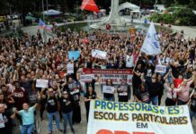 Professores de escolas particulares do Rio fazem greve de 24 horas Professores de escolas particulares do Rio fazem greve de 24 horas