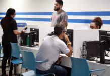Simm intermedeia quase 6 mil vagas e ajuda a inserir mais de 2,3 mil pessoas no mercado de trabalho em 2026 – Prefeitura Municipal de Salvador Simm intermedeia quase 6 mil vagas e ajuda a inserir mais de 2,3 mil pessoas no mercado de trabalho em 2026 – Prefeitura Municipal de Salvador