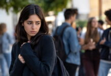 Ansiedade social vai além da timidez e afeta a rotina fobia social