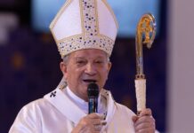 Arcebispo de Aparecida critica confrontos e pede ‘paz desarmada e desarmante’ Arcebispo de Aparecida critica confrontos e pede ‘paz desarmada e desarmante’