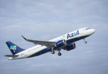 Avião da Azul com destino a Curitiba retorna ao Rio de Janeiro após problemas técnicos Avião da Azul com destino a Curitiba retorna ao Rio de Janeiro após problemas técnicos