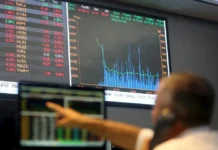 Bolsa brasileira enfrenta queda e dólar dispara após reeleição de Lula #Acesse Política
