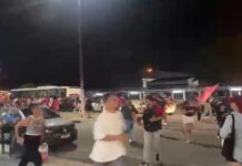 Bolsonarista saca arma e dá tiro pra cima durante ato pró-Lula Bolsonarista saca arma e dá tiro pra cima durante ato pró-Lula