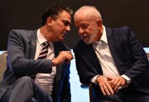 Camilo Santana ignora resistência do PT e apresenta emenda para reduzir maioridade penal Camilo Santana ignora resistência do PT e apresenta emenda para reduzir maioridade penal