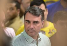 Centrão isola golpismo de Flávio Bolsonaro e reforça respeito ao resultado das urnas Centrão isola golpismo de Flávio Bolsonaro e reforça respeito ao resultado das urnas