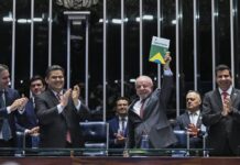 Congresso promulga PEC que dá fim à escala 6×1 Congresso promulga PEC que dá fim à escala 6x1