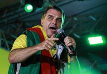 Deputado aciona PGR para investigar suspeitas de corrupção envolvendo Flávio Bolsonaro Deputado aciona PGR para investigar suspeitas de corrupção envolvendo Flávio Bolsonaro