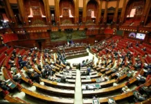 Deputado italiano pede investigação sobre cidadania de Flávio, Eduardo e Carlos Bolsonaro #Acesse Política