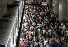 Falhas nas linhas 1-Azul e 5-Lilás do Metrô de SP provocam atrasos nesta sexta-feira Falhas nas linhas 1-Azul e 5-Lilás do Metrô de SP provocam atrasos nesta sexta-feira