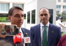 Flávio Bolsonaro chega aos EUA e deve se encontrar com Eduardo na Flórida #Acesse Política