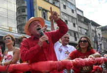 Lula acusa Globo de ser contra ele após almoço com Flávio Bolsonaro; lembramos de 1989 #Acesse Política