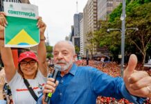 Lula afirma que PT vai recorrer à Justiça contra decisão de Nunes Marques de suspender canal Lula afirma que PT vai recorrer à Justiça contra decisão de Nunes Marques de suspender canal