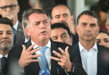 Moraes se declara impedido e não julga recurso que busca soltar Jair Bolsonaro Moraes se declara impedido e não julga recurso que busca soltar Jair Bolsonaro