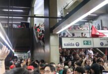 PM relata depredação, tumulto e pichações em dispersão de ato pró-Lula na Paulista PM relata depredação, tumulto e pichações em dispersão de ato pró-Lula na Paulista