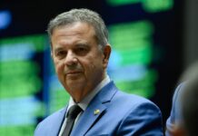 Rogério Marinho se diz ‘surpreso’ com fuga de Flávio Bolsonaro Rogério Marinho se diz 'surpreso' com fuga de Flávio Bolsonaro