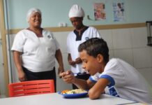Salvador serve 180 mil refeições balanceadas por dia a 160 mil estudantes da rede municipal – Prefeitura Municipal de Salvador Salvador serve 180 mil refeições balanceadas por dia a 160 mil estudantes da rede municipal – Prefeitura Municipal de Salvador