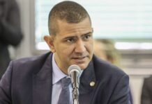 TRE-RJ confirma vitória de Douglas Ruas ao governo do Rio no 1º turno TRE-RJ confirma vitória de Douglas Ruas ao governo do Rio no 1º turno