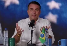 TSE alega problema técnico e reexibirá propaganda de Flávio Bolsonaro #Acesse Política