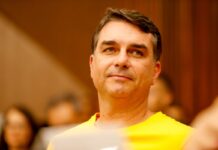 TSE pede esclarecimentos antes de analisar pedidos de Flávio contra Lula e Janones TSE pede esclarecimentos antes de analisar pedidos de Flávio contra Lula e Janones
