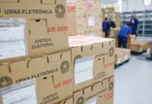 Tribunais distribuem urnas e preparam seções para eleição Tribunais distribuem urnas e preparam seções para eleição