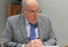 Vieira encontra Rubio nos EUA após vitória de Lula e fuga de Flávio Vieira encontra Rubio nos EUA após vitória de Lula e fuga de Flávio